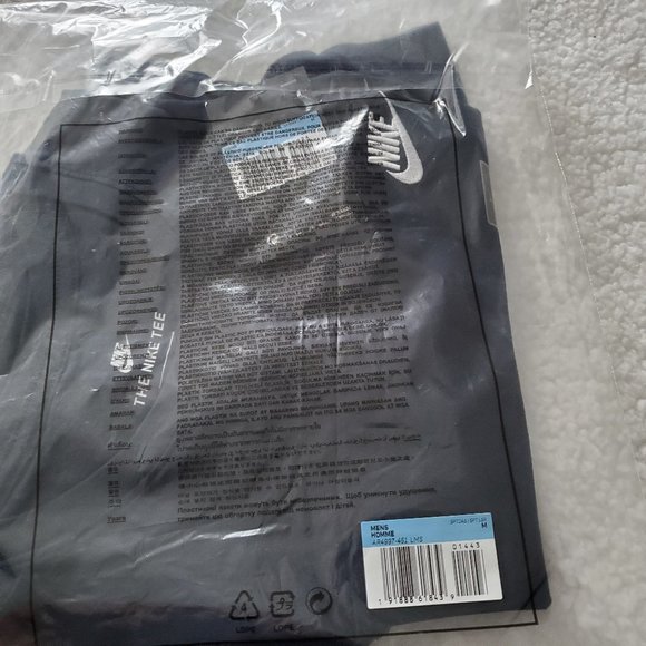 Nike Embroidered Shirt navy  Medium - Picture 6 of 7